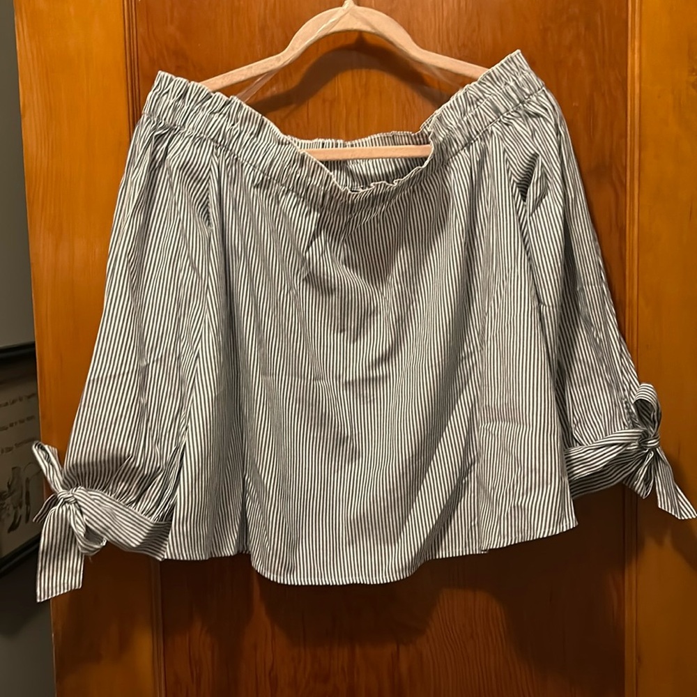 AE Off the Shoulder Blouse